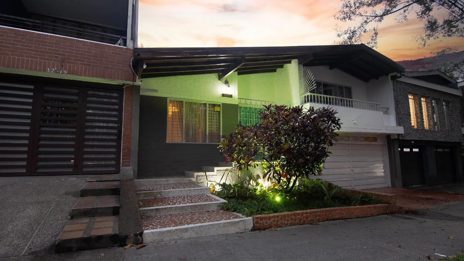Chill-Out | Jacuzzi Todo El Ano | Unicentro 5 Minu Medellin Colombia