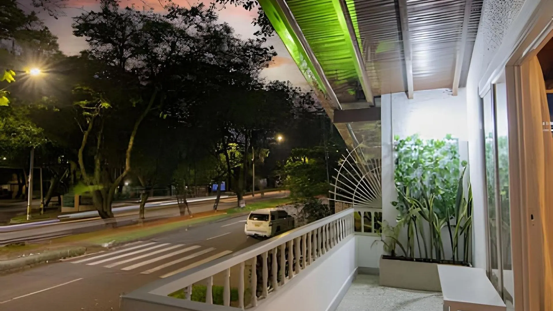 Chill-Out | Jacuzzi Todo El Ano | Unicentro 5 Minu Medellin 0*,  Colombia